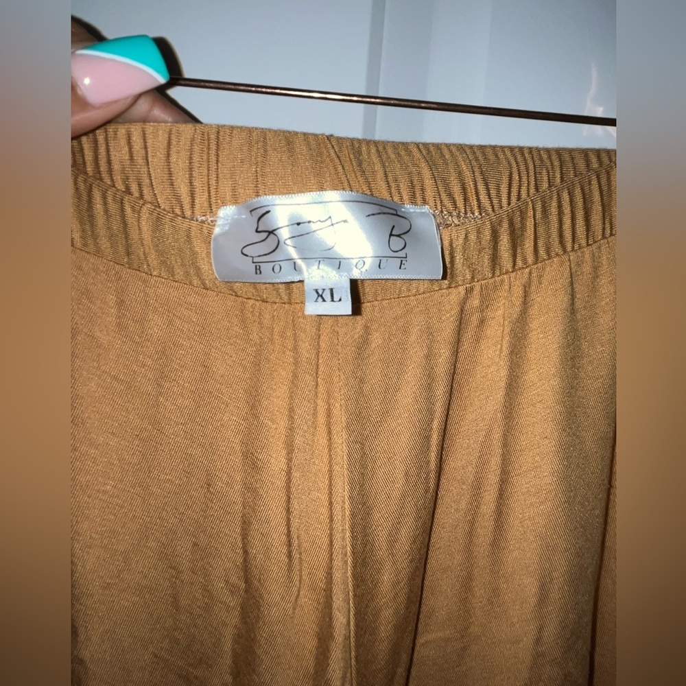 Two Piece Tan Short Set - Picture 3 of 7